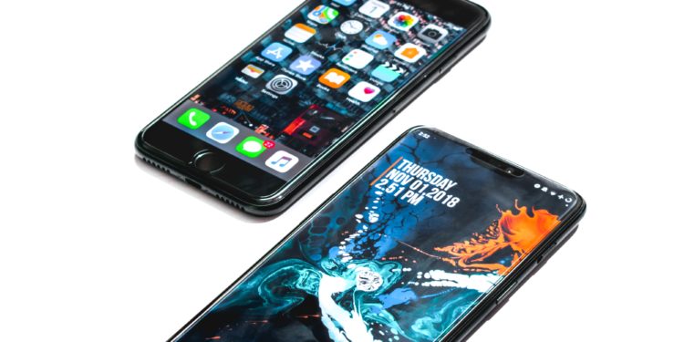 You can get your data hacked by using your old iOS and Android phones
