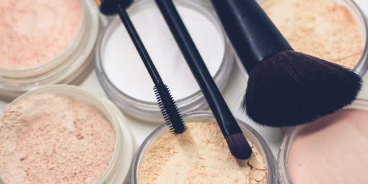 440 million Estée Lauder records exposed