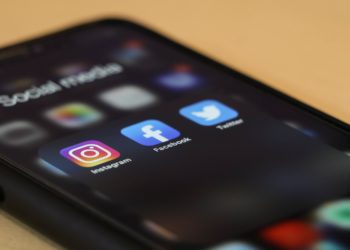 Social media apps on a smart phone