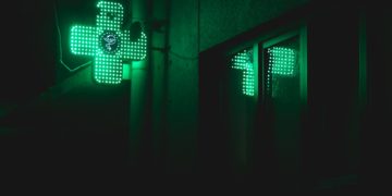 Pharmacy cross in neon lights