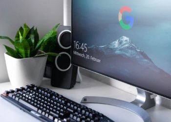 Google icon on desktop computer