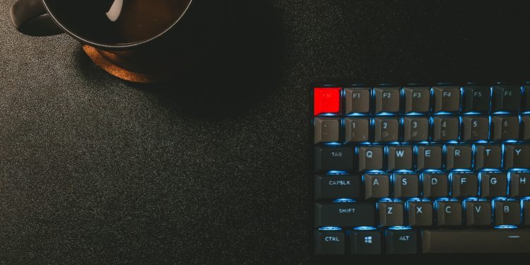VMware issues critical patch on vCenter Server installs