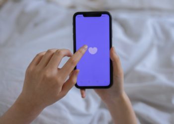 £92m lost to romance scammers in 2021