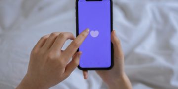£92m lost to romance scammers in 2021