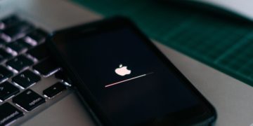 iPhone updating on laptop