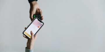 62% of People Believe AI Agents Are Easier To Deceive Than Humans