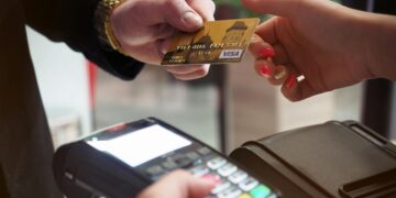 KnowBe4 Report Reveals UK Retail Sector on High Alert for Cyber Scams