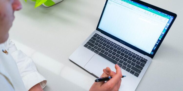 More than half of former UK employees still have access to company spreadsheets, study finds